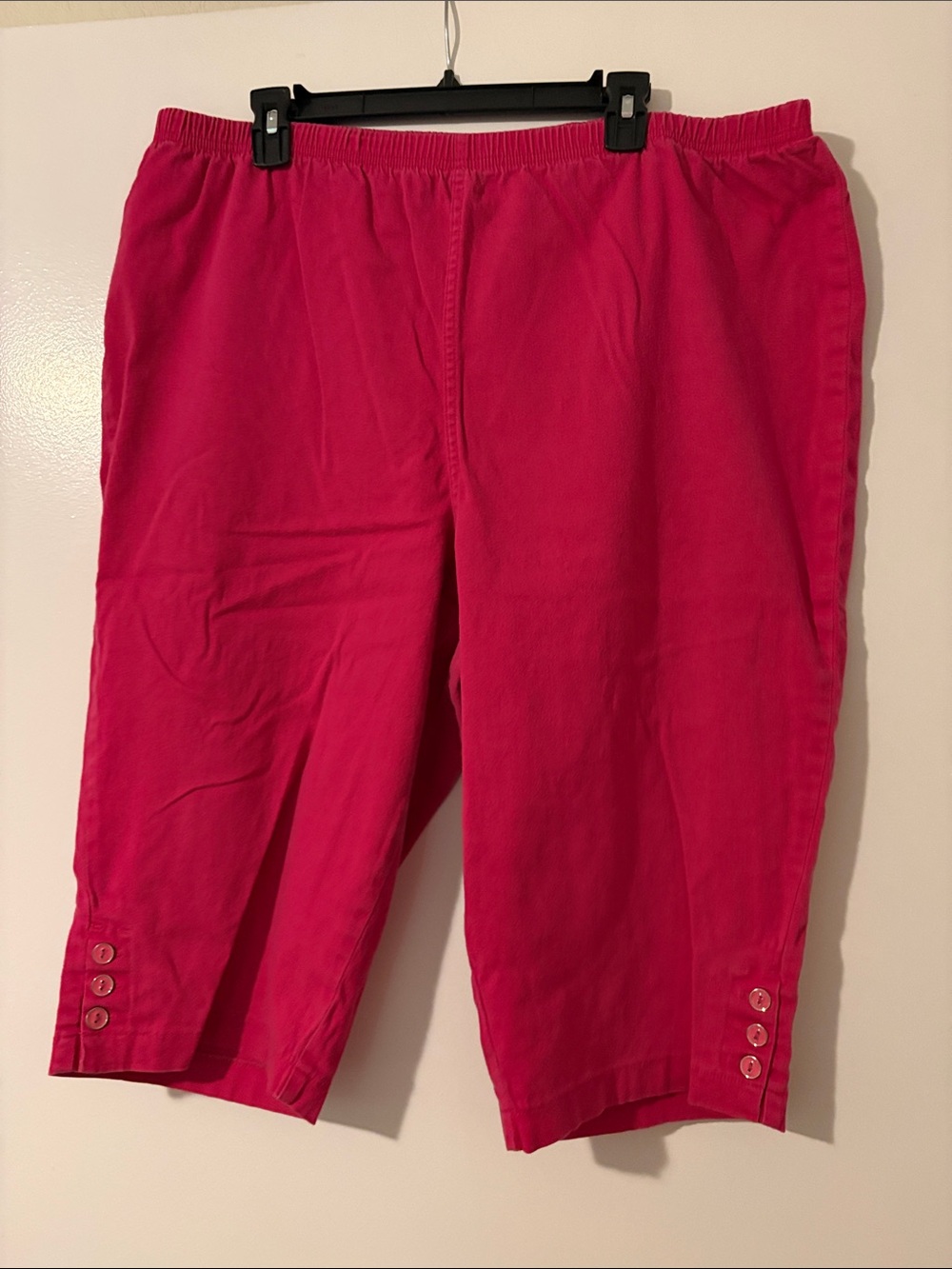 Catherines Hot Pink Pull-On Capri pants